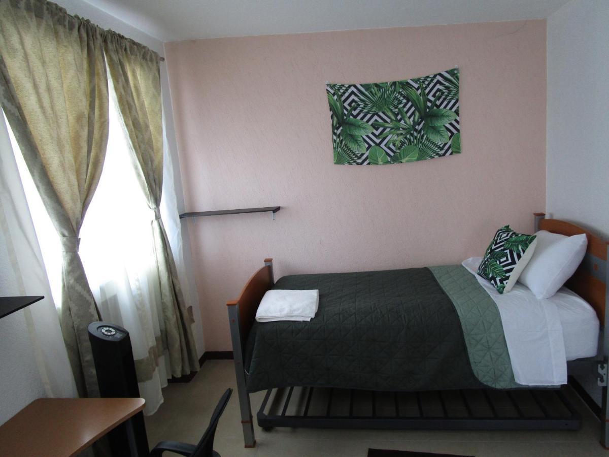 Preciosa Casa Palmera En Cuernavaca Con Alberca, Wifi, Tv Y Cocina Para Fin De Semana, Descanso, Vacaciones O Home Office Emiliano Zapata  Bagian luar foto